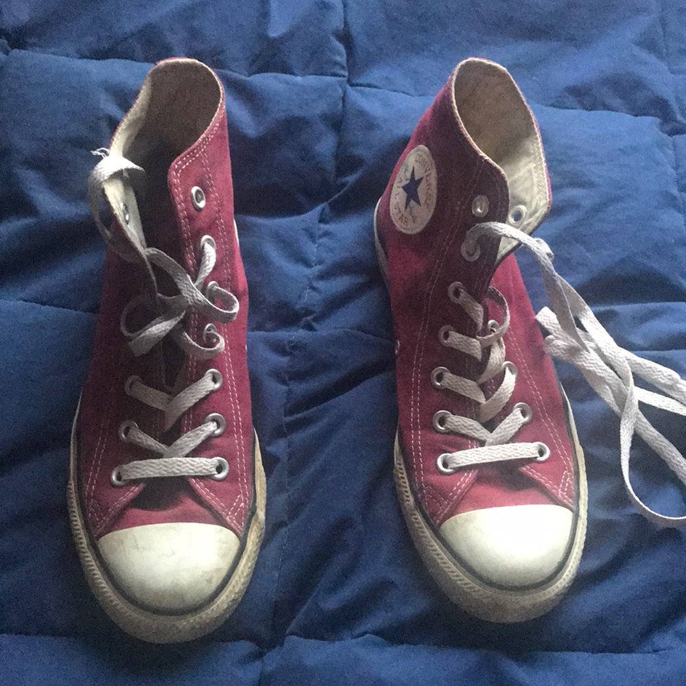 High top burgundy Converse